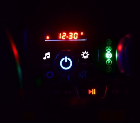 MERCEDES X LICENCJA POLICJA, 4X4 ,2x12V, MIĘKKIE KOŁA EVA, MIĘKKIE SIEDZENIE, 5 PUNKTOWE PASY /XMX606