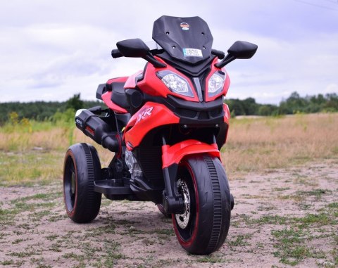 DUŻY MOTOR ŚCIGACZ STRONG 2 EXCLUSIVE, ŚWIECĄCE KOŁA/HLX2018