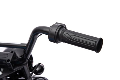 MOTOR CALIFORNIA SCOUT JAZDA NA TYLNYCH KOŁACH - 1600 WAT/LL6688