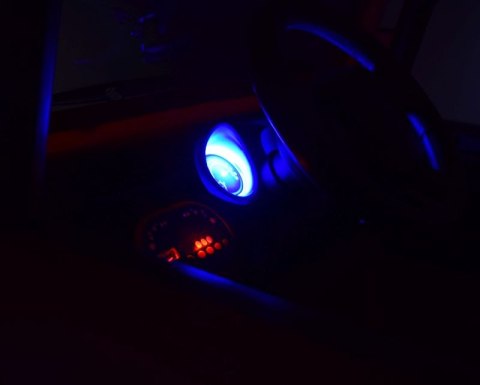 MEGA JEEP 4X4, MIĘKKIE KOŁA, MIĘKKIE SIEDZENIE, FUNKCJA BUJANIA SUPER HIT/LT828