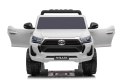 Toyota Hilux na akumulator dla dzieci Biały Pickup + Napęd 4x4 + Pilot + 2 bagażniki