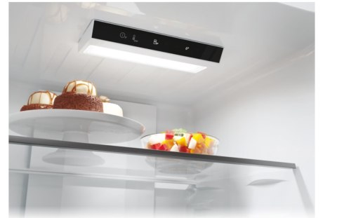 Lodówka Candy | CNCQ2T518EX | Klasa efektywności energetycznej E | Wolnostojąca | Kombi | Wysokość 182,5 cm | System No Frost |