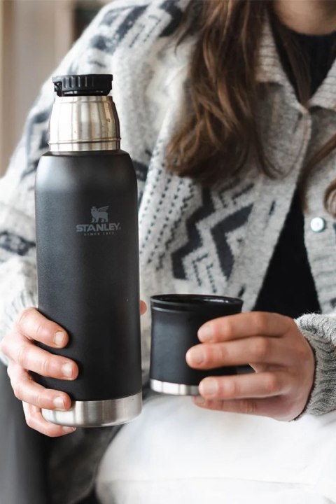 Termos THE ADVENTURE 0,75 l - BLACK / Stanley